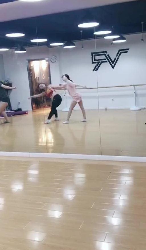 舞蹈校园故事圆梦舞蹈游戏完整版 